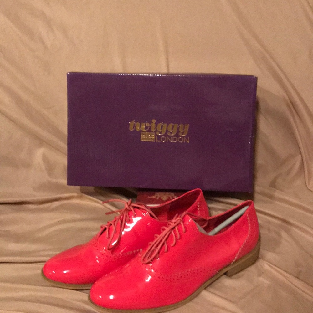 Twiggy Hot Pink Patent Leather Wingtips